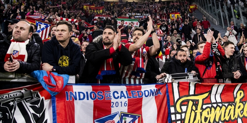 Insulta giovane fan con la maglia di Vicinius: arrestato tifoso dell’Atletico Madrid