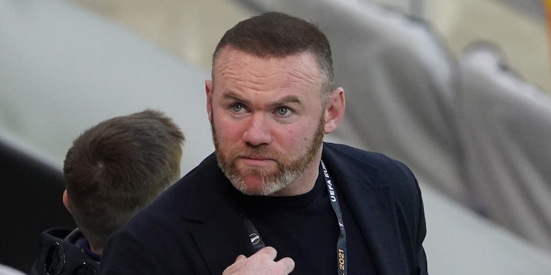 Rooney “tradisce” lo United: “Se Guardiola me lo chiedesse andrei al City”