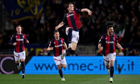 Il Bologna mette la quinta: 2-0 al Verona e quarto posto in solitaria