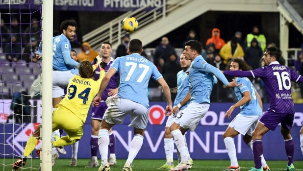 LIVE Al 45′ Fiorentina-Lazio 0-1: totale dominio viola con 3 pali, ma il gol lo fa Luis Alberto