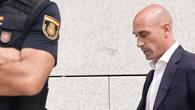 Rubiales e bacio a Hermoso, Procura chiede il carcere: quanti anni rischia