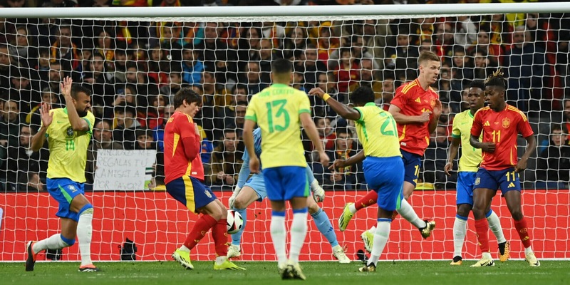 Show tra Spagna e Brasile, Lukaku pareggia a Wembley, Olanda ko in Germania