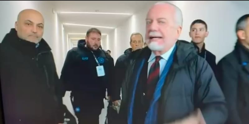 Furia De Laurentiis, l'annuncio clamoroso in sala stampa: "Mai più interviste del Napoli a Dazn". Il motivo