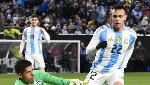 Lautaro alle Olimpiadi con l’Argentina allarma l’Inter: giocherebbe 14 mesi di fila