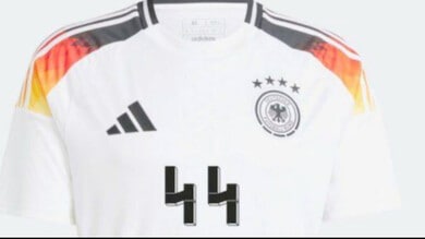 Adidas, vietata la vendita della maglia numero 44 della Germania: il motivo