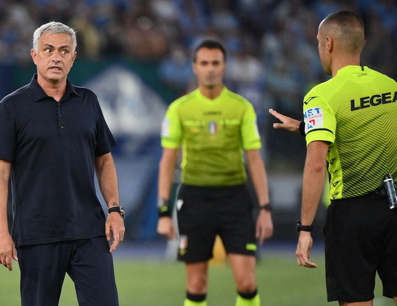 Roma, retroscena con Guida e Irrati al Var: quando Mourinho si infuriò al derby