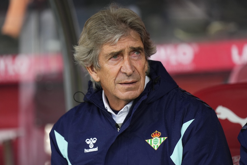 Roma, Manuel Pellegrini smentisce l'incontro con la società