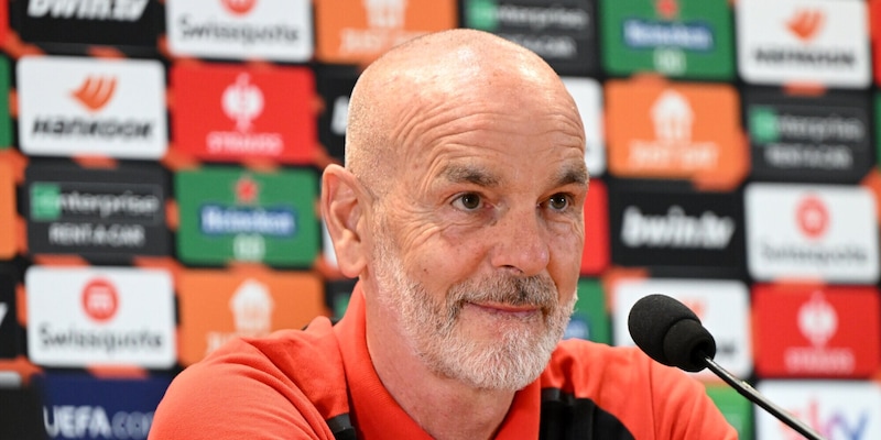 Pioli, che frecciata a De Rossi: “Ultima spiaggia? Noi giocheremo la Champions…”