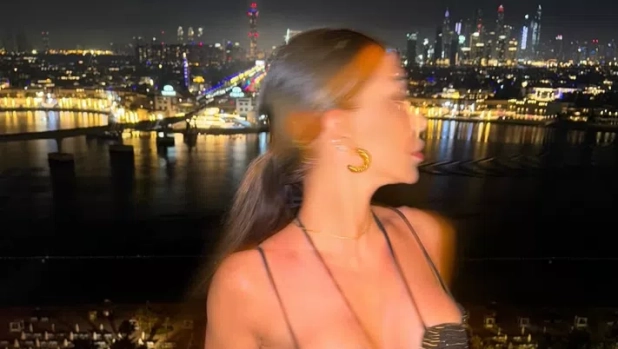 Enza De Cristofaro, lady D’Ambrosio incanta a Dubai