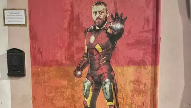 De Rossi come Iron Man: a Roma spunta il murales per il tecnico