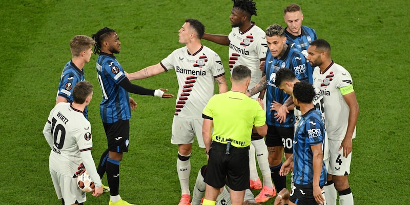 Atalanta-Bayer 3-0, la moviola: Scalvini-Hlozek, brivido da rigore