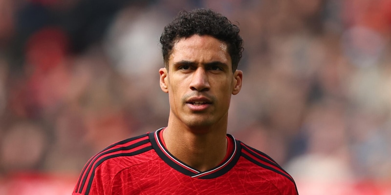 Varane annuncia l’addio al Manchester United: “Innamorato di questo club”