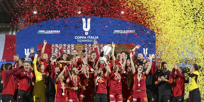 Finale Coppa Italia femminile: ascolti record e vip in tribuna per Roma-Fiorentina