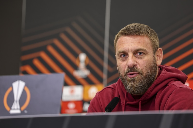 De Rossi e la battuta con la giornalista: "Sei andata diretta eh…"