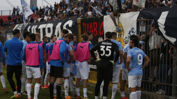 Lazio, duro confronto con gli ultras dopo il pari col Monza. Immobile fa da paciere