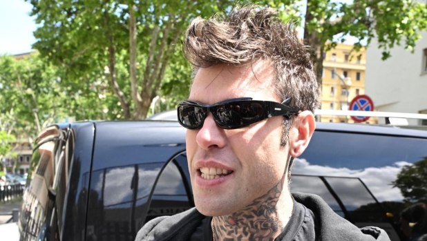 Pestaggio di Iovino, due testimoni confermano: “Nel van c’era anche Fedez”