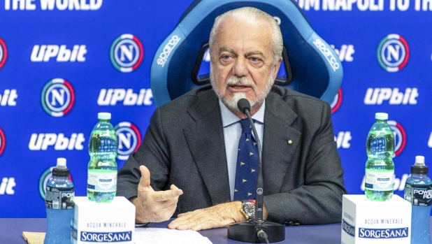 Napoli, De Laurentiis: “L’allenatore? I prossimi dieci giorni saranno decisivi”