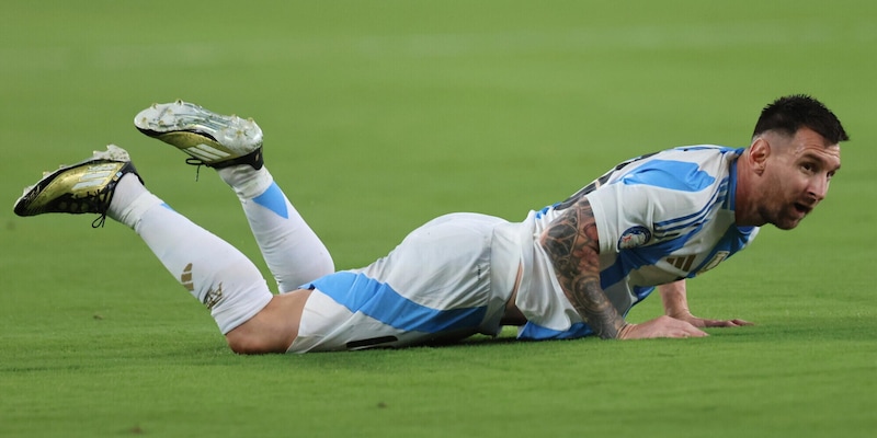Coppa America, l’infortunio di Messi tiene in ansia l’Argentina: “Soffre”