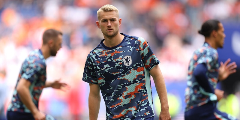 De Ligt, la panchina dà alla testa. E lui va dallo psicologo: “Momenti duri…”