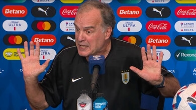 Bielsa fuori controllo, rabbia in conferenza: “Siete un covo di bugiardi”