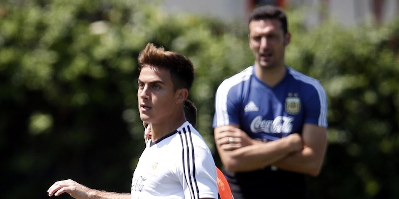 Argentina, Scaloni su Dybala: “Non convocarlo mi ha spezzato il cuore”