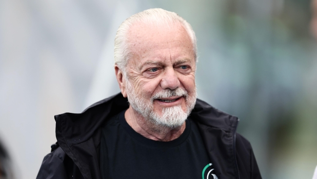 De Laurentiis: "Il Napoli riparte. Nel calcio c'è un vincente e 19 fessi". E cita Angelina Mango…