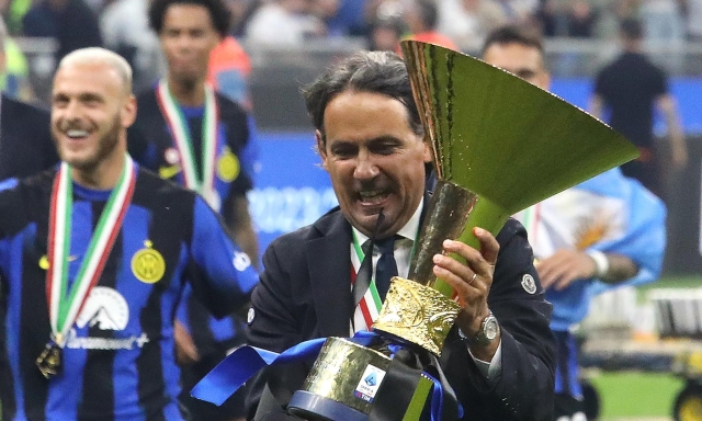 Inzaghi supera Conte, Milan e Juve al risparmio: così cambia la classifica degli allenatori più pagati d'Italia