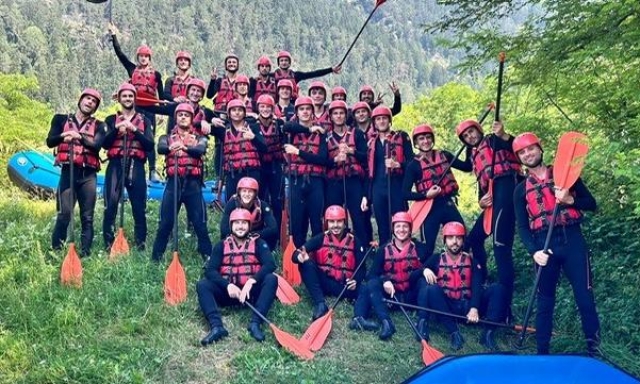 Il Bologna si diverte col rafting e… aspetta Hummels: oggi la risposta del tedesco?