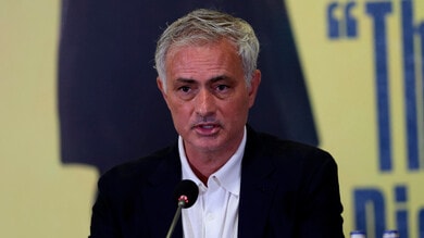 Mourinho: “Con il Fenerbahce posso trionfare ancora in Europa, sul mercato…”