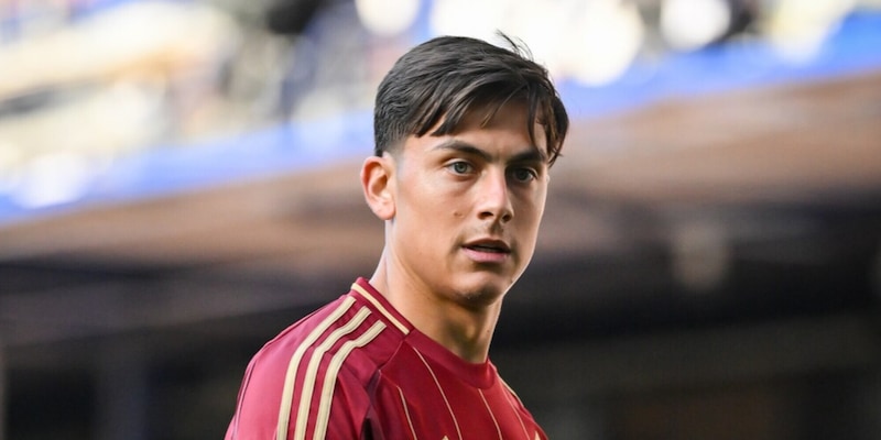 Roma, delirio social dei tifosi: “Non cedete Dybala!”