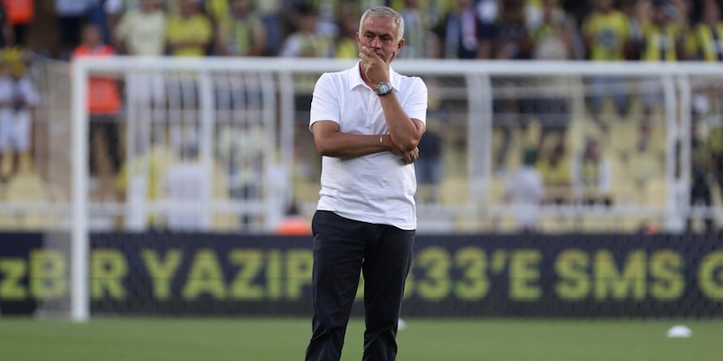 Mourinho fuori dalla Champions con il Fenerbahce: in Europa League può sfidare la Roma