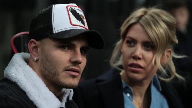 Wanda Nara, il bacio al rapper ha fatto infuriare i tifosi di Icardi: "Minacce di morte…"