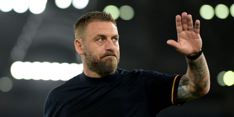 La frase di De Rossi ai dipendenti della Roma prima dell’addio: “Stavolta…”