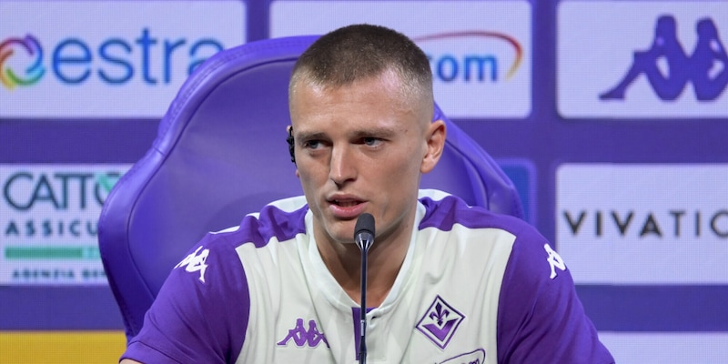 Fiorentina, Gudmundsson vola a Reykjavik: il viaggio più lungo