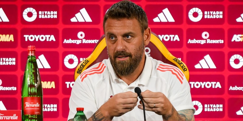 De Rossi diretta conferenza prima di Genoa-Roma, segui tutte le dichiarazioni LIVE