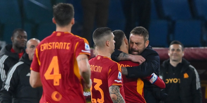 Shock, scuse e lacrime per l’esonero di De Rossi. Da Pellegrini a Mancini, le reazioni a Trigoria