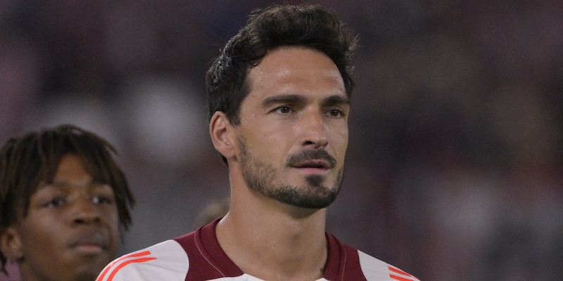 Hummels ancora fuori, l’ex calciatore in diretta: “Alla Roma mancano certezze”