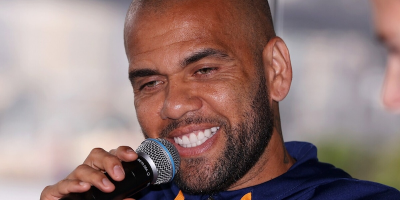 Dani Alves torna a giocare a calcio dopo il carcere