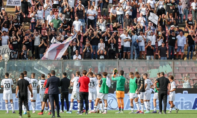 In 22 km di rivalità, 77 anni di attesa: domenica torna il derby tra Spezia e Carrarese