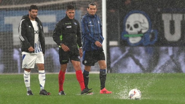 Atalanta-Como: campo impraticabile per la pioggia, partita rinviata a domani