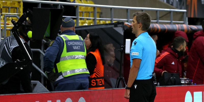 Moviola Elfsborg-Roma: l’arbitro è insufficiente. Sul rigore non serviva il Var!