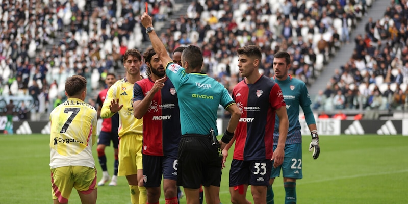 Juve-Cagliari, la moviola: Marinelli sempre salvato dal Var