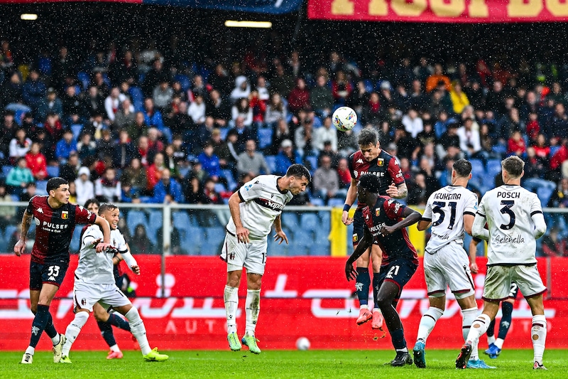 Genoa-Bologna 2-2: un super Pinamonti salva Gilardino