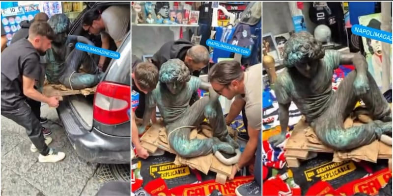 Napoli, svelata la nuova statua di Maradona in bronzo: andrà vicino al murales