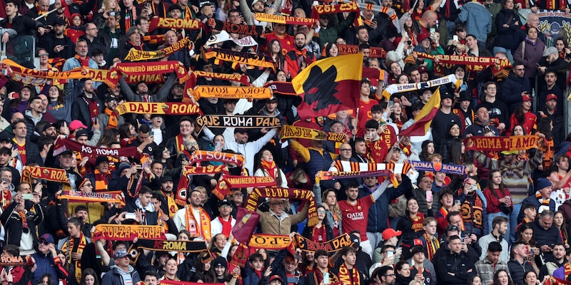 Roma, la protesta dei tifosi non si placa: la decisione per la sfida contro l’Inter