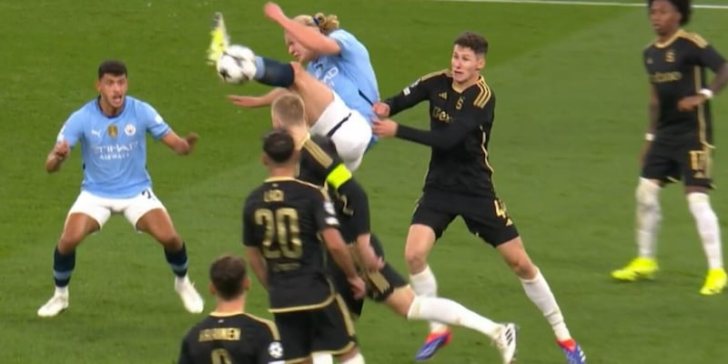 Haaland, gol incredibile in Manchester City-Sparta Praga: tacco volante in acrobazia!