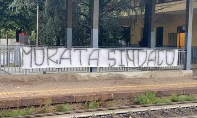 Il bomber del Milan e la casa a Corbetta, in stazione spunta uno striscione: "Morata sindaco"