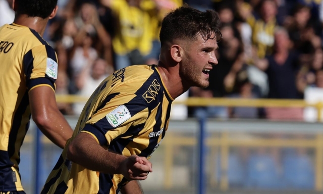 I sogni di Adorante: "Tanti gol per salvare la Juve Stabia e poi giocare in Serie A"