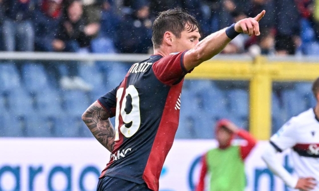 Pinamonti show con doppietta: il Genoa rimonta il Bologna dallo 0-2 e trova un punto d'oro