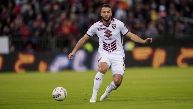 LIVE Cagliari-Torino 1-1: gran colpo di testa, Sanabria risponde subito a Viola!